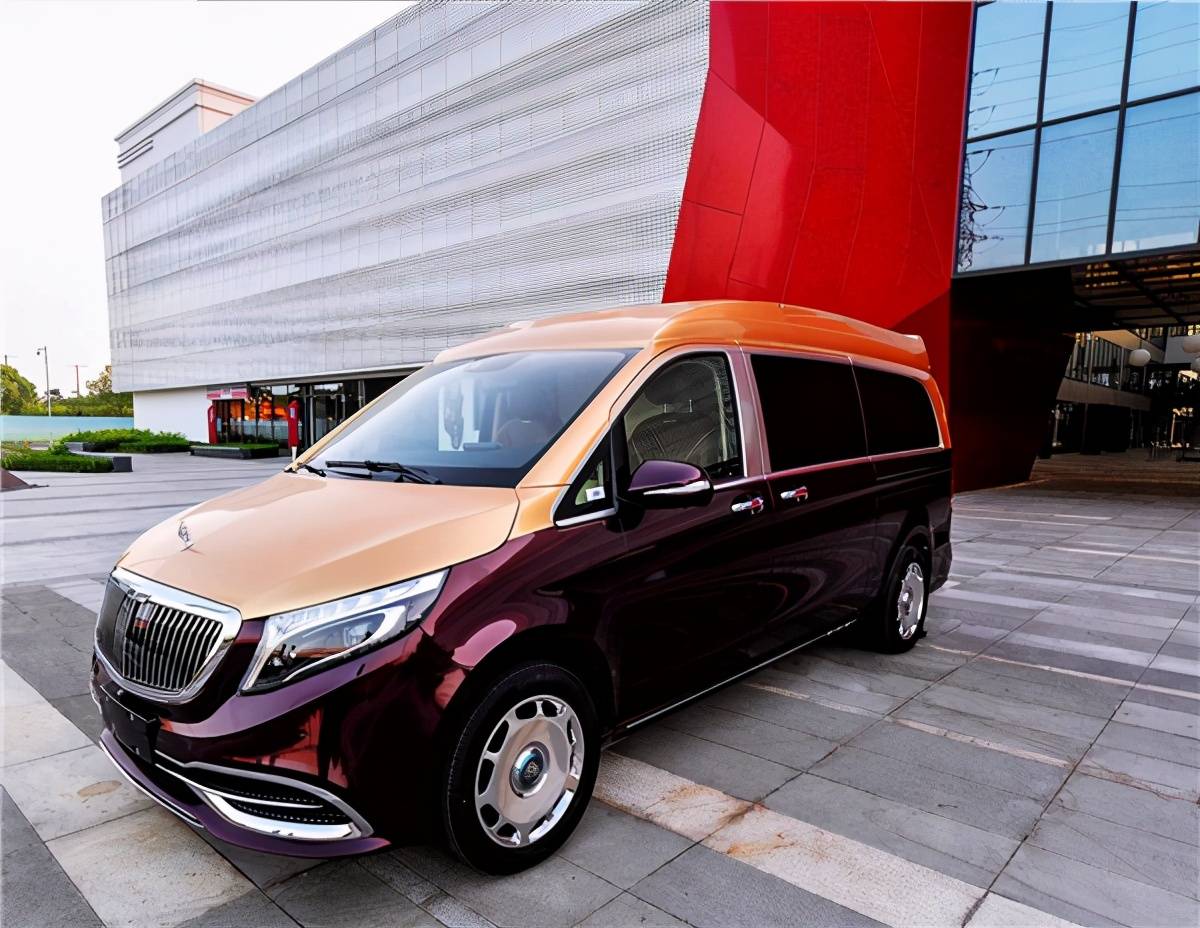 2020新款九速奔驰v260l升级改装双拼色,四座商务车