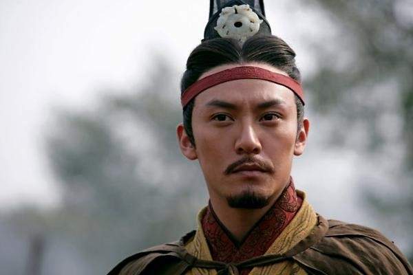 原创他年少万兜鍪却毁誉参半是非功过任由后人评说