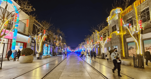 老北京的夜生活，皇城根永远繁华的大街，凝固历史刹那的永恒