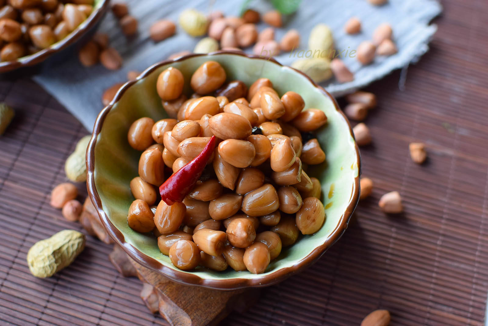这花生是零食也是下酒小菜,简单一煮特别美味,好吃不上火