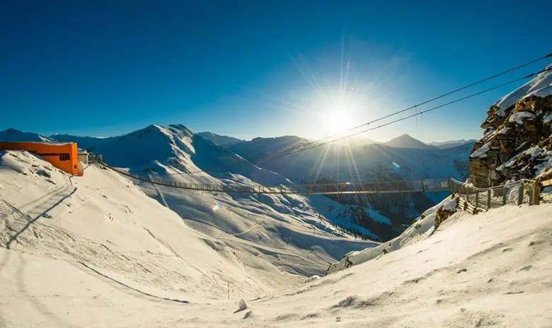 前往欧洲最高的悬空桥，打卡举家旅行的绝美目的地｜莫扎特滑雪区(Ski Amadé)