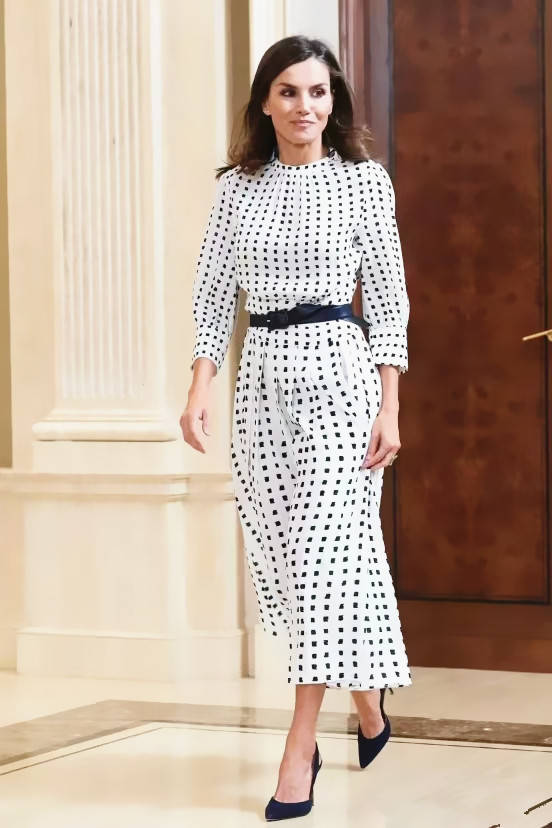 原创西班牙超美王妃衣品独特气质高雅连衣裙穿出高贵职业范