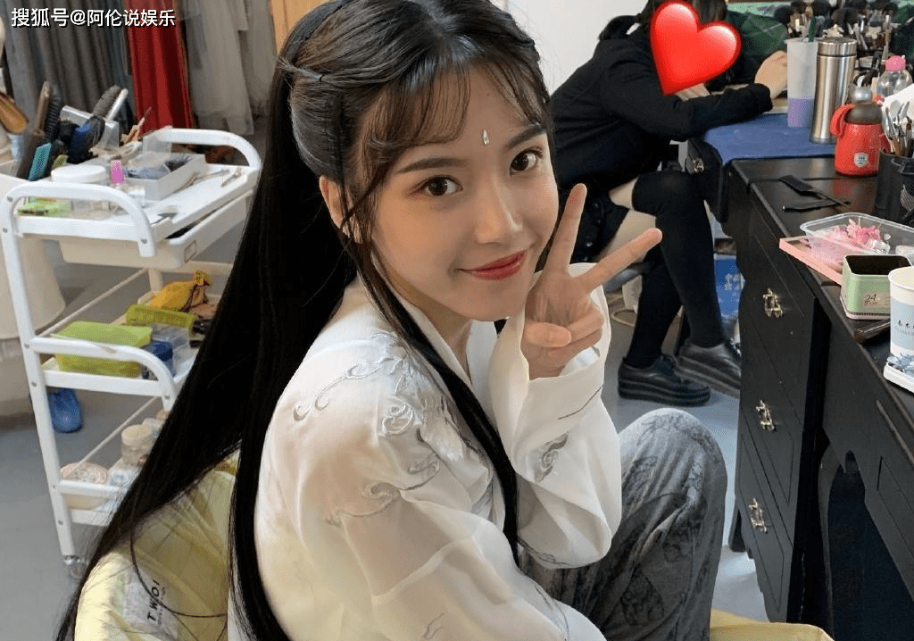 半藏森林发长文控诉网络暴力这件事就像一场狂欢