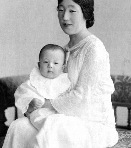 原创近亲结婚到底有多可怕看看裕仁天皇5个孩子的下场你就明白了