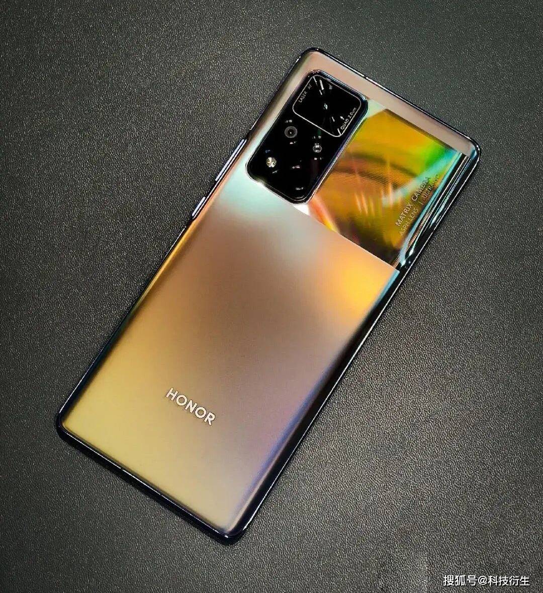 原创荣耀新机发布延迟重新定在1月22日价格外观已曝光