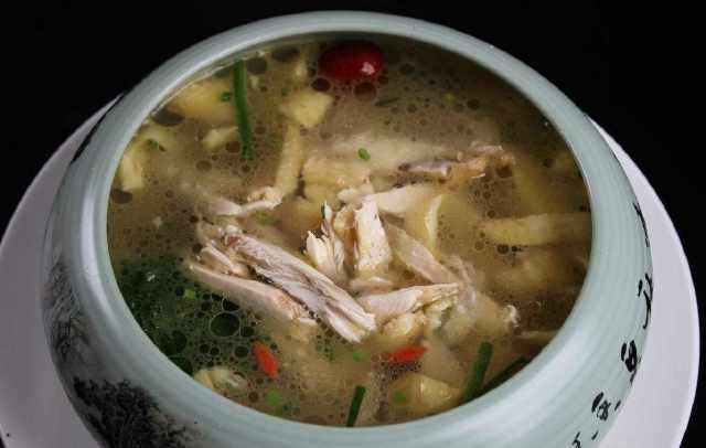 什么炖土鸡好吃又营养 41bda1344bbf48578dbc370bbb6e4593.jpeg