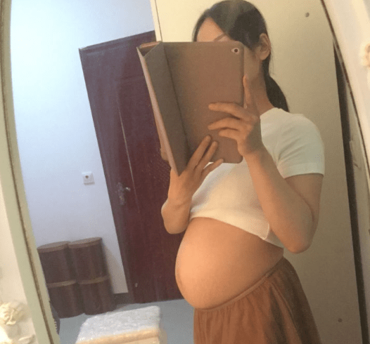 怀孕期间肚子小不要自卑。胎儿的大小只能这样决定