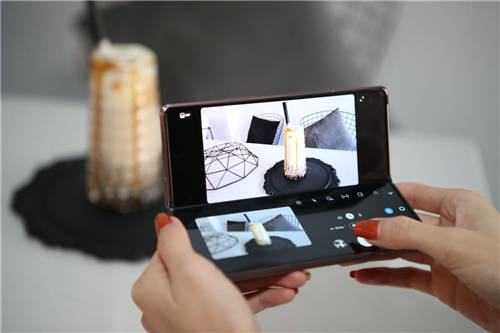 屏幕|折叠屏金字塔顶端 三星Galaxy Z Fold2 5G 彰显强悍实力