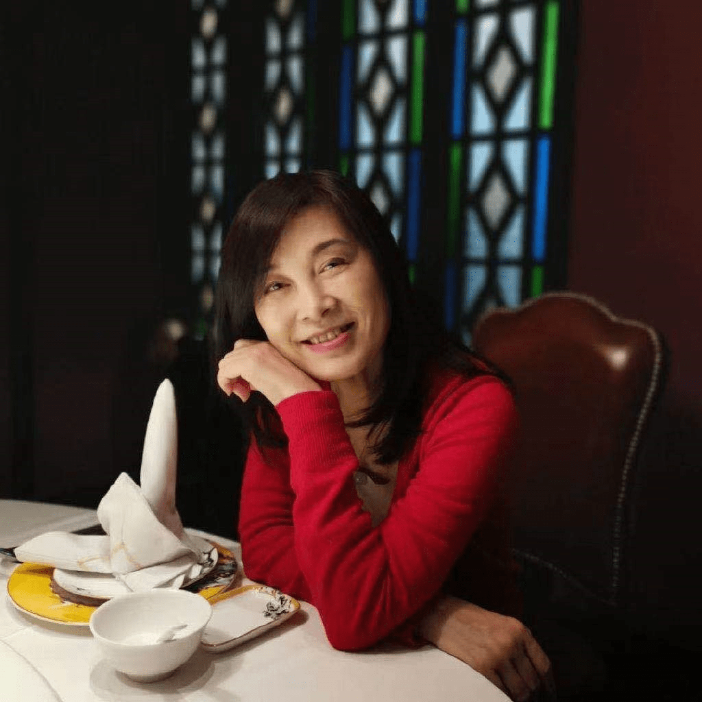 郎永淳52岁妻子罕曝光,满脸憔悴显疲态,患癌十年丈夫不离不弃_吴萍