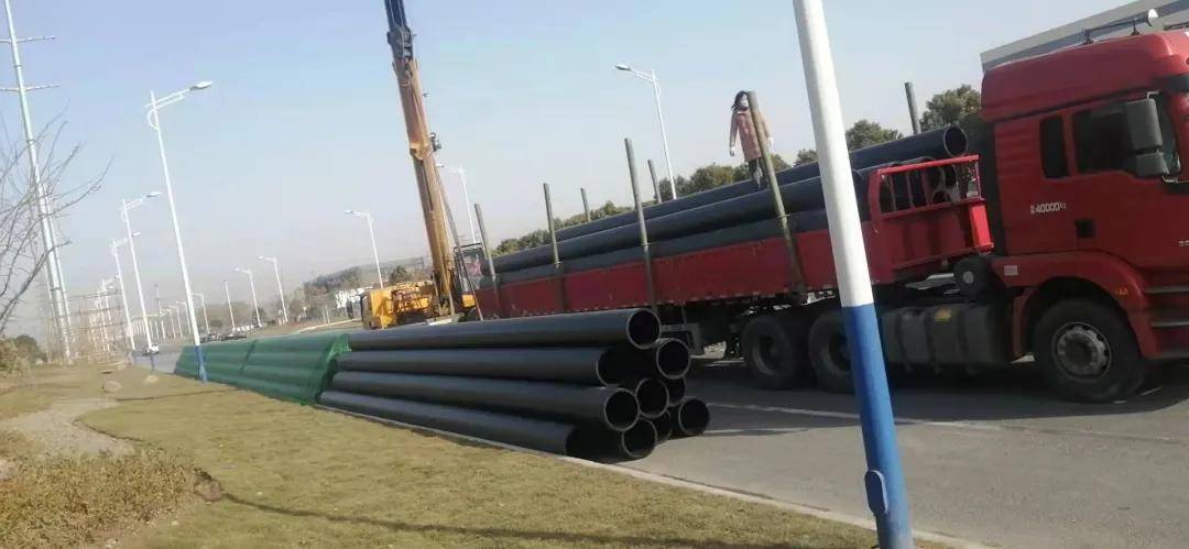 这里是一部高速运转的大机器戴南园区大道改造工程本周工作日志