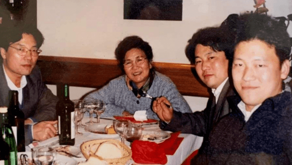 赵丽蓉:丈夫去世为家庭嫁给小叔子,深夜痛哭吐露不为人知的遗憾_盛强