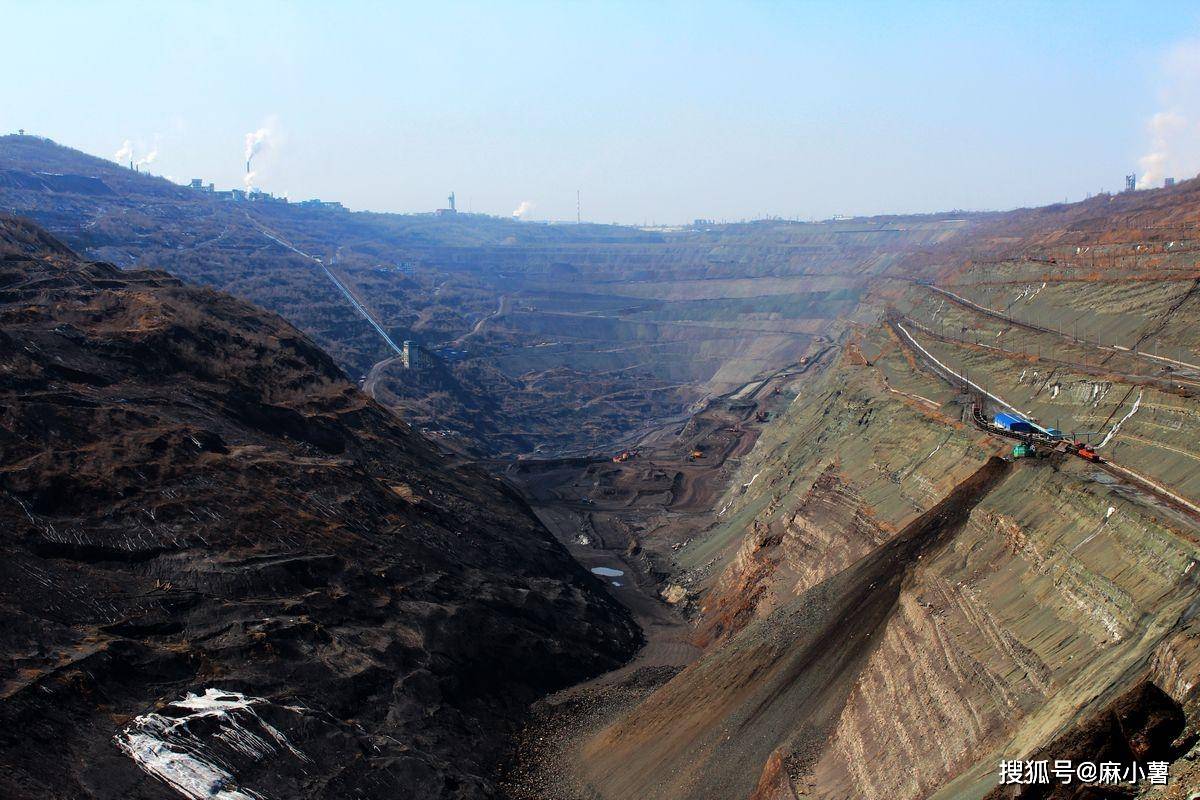 东北一百年煤矿是中国大陆最低点，面积亚洲第一，如今成旅游景点