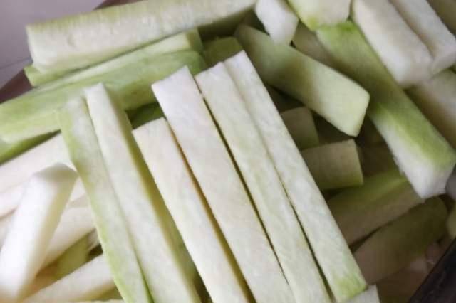 怎样晒萝卜干儿更脆好吃 ff71907cd20749d1b194841831f8c4b3.jpeg