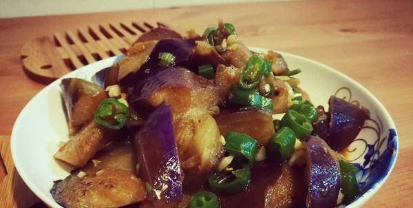 在家怎么做烧茄子好吃 88585b0c6689463d8a4da7709243d737.jpeg