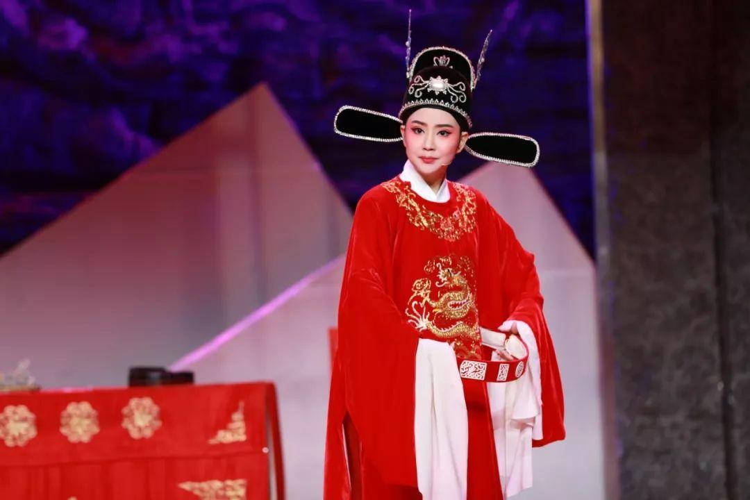 黄崇嘏是首位"女状元"?有才华扮男装还成功当官,结局却很悲惨