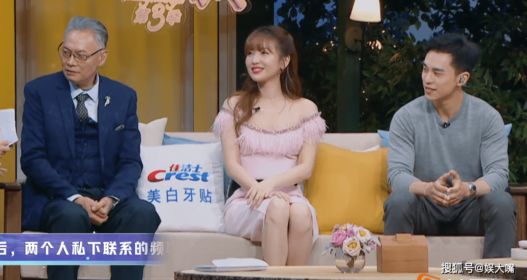 原创金莎盛况真没戏进演播厅豆豆家翊挤着坐金莎盛况这距离真的吗