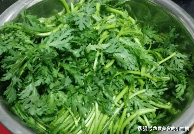 像我們平時吃的很多肉類也可以直接蒸一下,比如我們在吃魚的時候不用