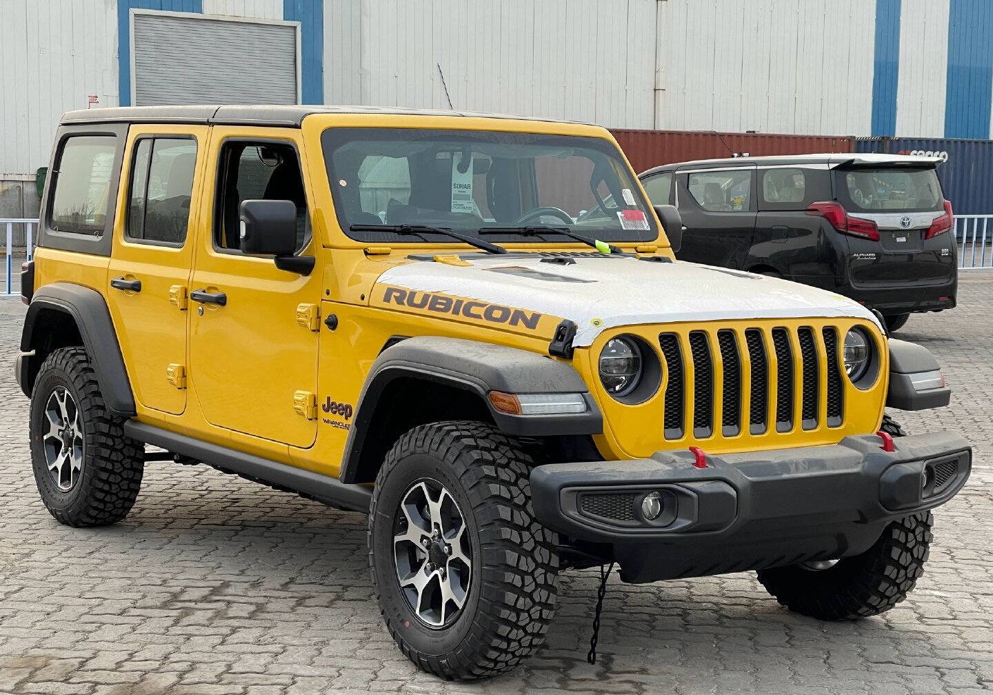 大批新款jeep牧马人亮相20t超级四驱时尚外观比卫士还帅气