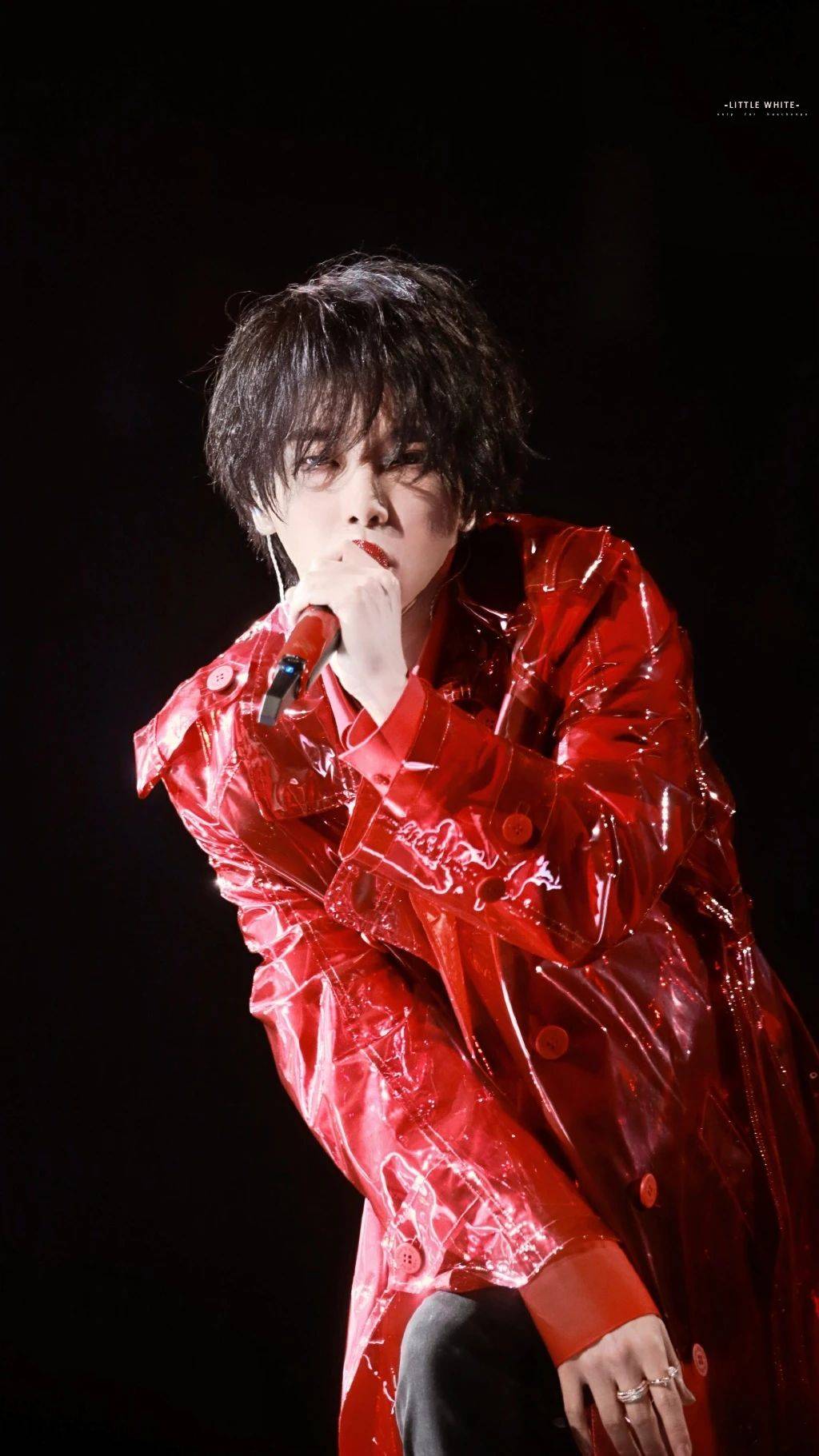 华晨宇壁纸:不管遇到什么,et天团永远都会在你身后