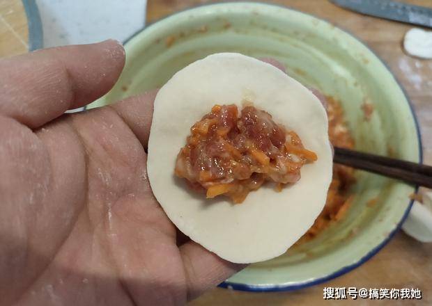 羊肉馅饺子怎么做好吃呢 6f204ee876a8475fb8e4e572806ba884.jpeg
