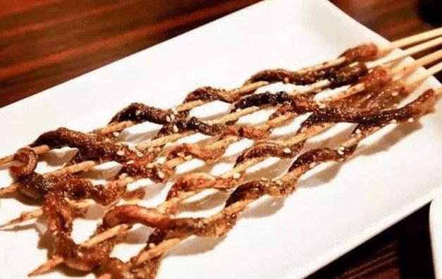 夜市烧烤摊上的猪鞭都是哪来的?别"瞎想",它真不是啥珍贵东西_数量