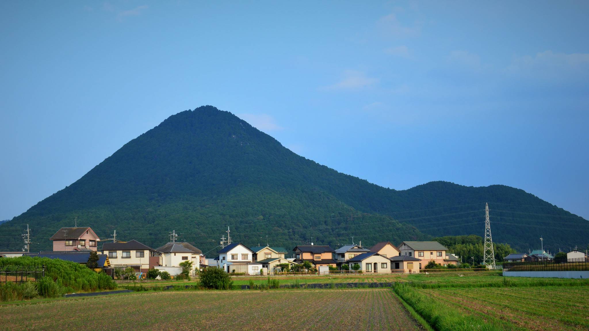 孤独的日本农村：废弃的无主房屋越来越多，欲靠旅游业留下年轻人