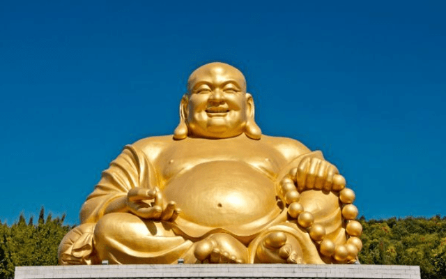 真人版弥勒佛在网络迅速走红被富婆花高价再包装后还好吗