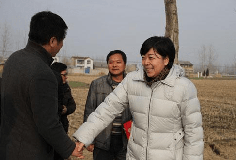 她是百姓眼中的好官,曾快速实现"三连跳",被捕后牵出特殊身份_季建业