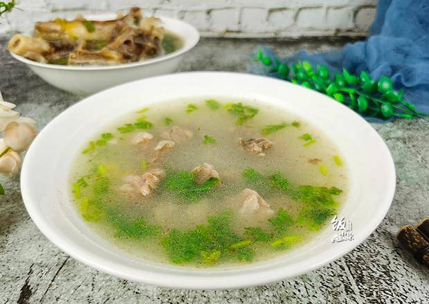 在山东枣庄地区,大暑节气这一天,一直有"喝暑羊"的习俗,就是喝羊肉汤.