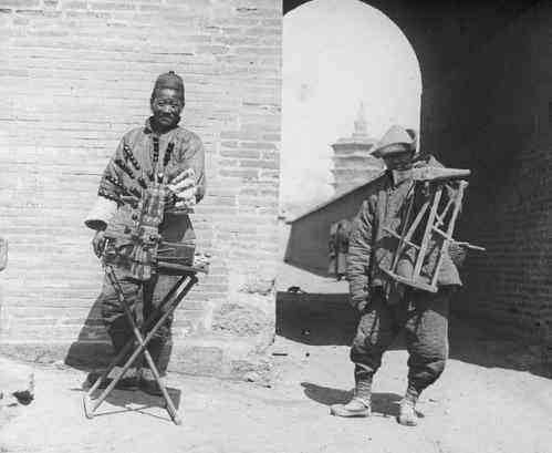 古代游商生活:宋代走街串巷的卖货郎们,担子里都挑着哪些商品?_商业