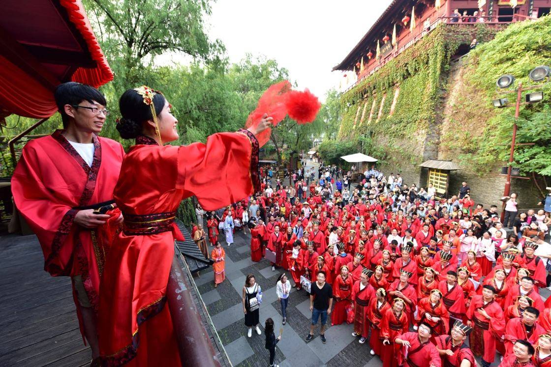 杭州一景区靠演艺秀成名，一场1小时门票300，游客：很值得