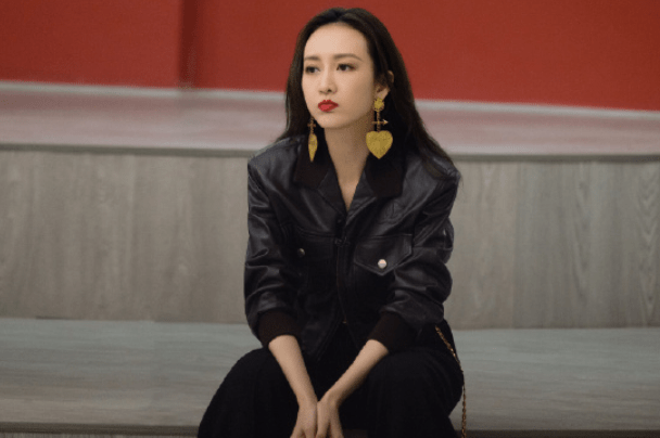 原创《浪姐2》王鸥社交技能高,初舞台压轴,投票环节被质疑刷存在感