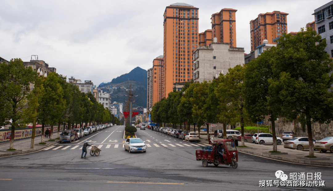 十多年前,我从四川叙永坐车来到威信县城所在地扎西甲镇(在这里:扎西