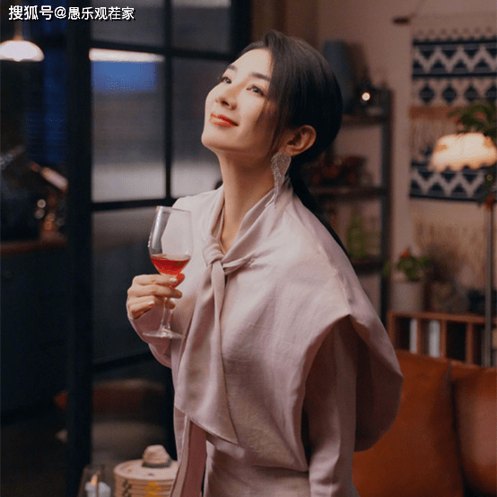 男嘉宾被曝海王实锤 黄奕险被骗 离婚女星征爱不易望各位真诚 节目