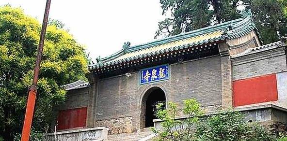 中国“最低调”的寺庙，香火旺盛，和尚还是名校毕业的高材生！