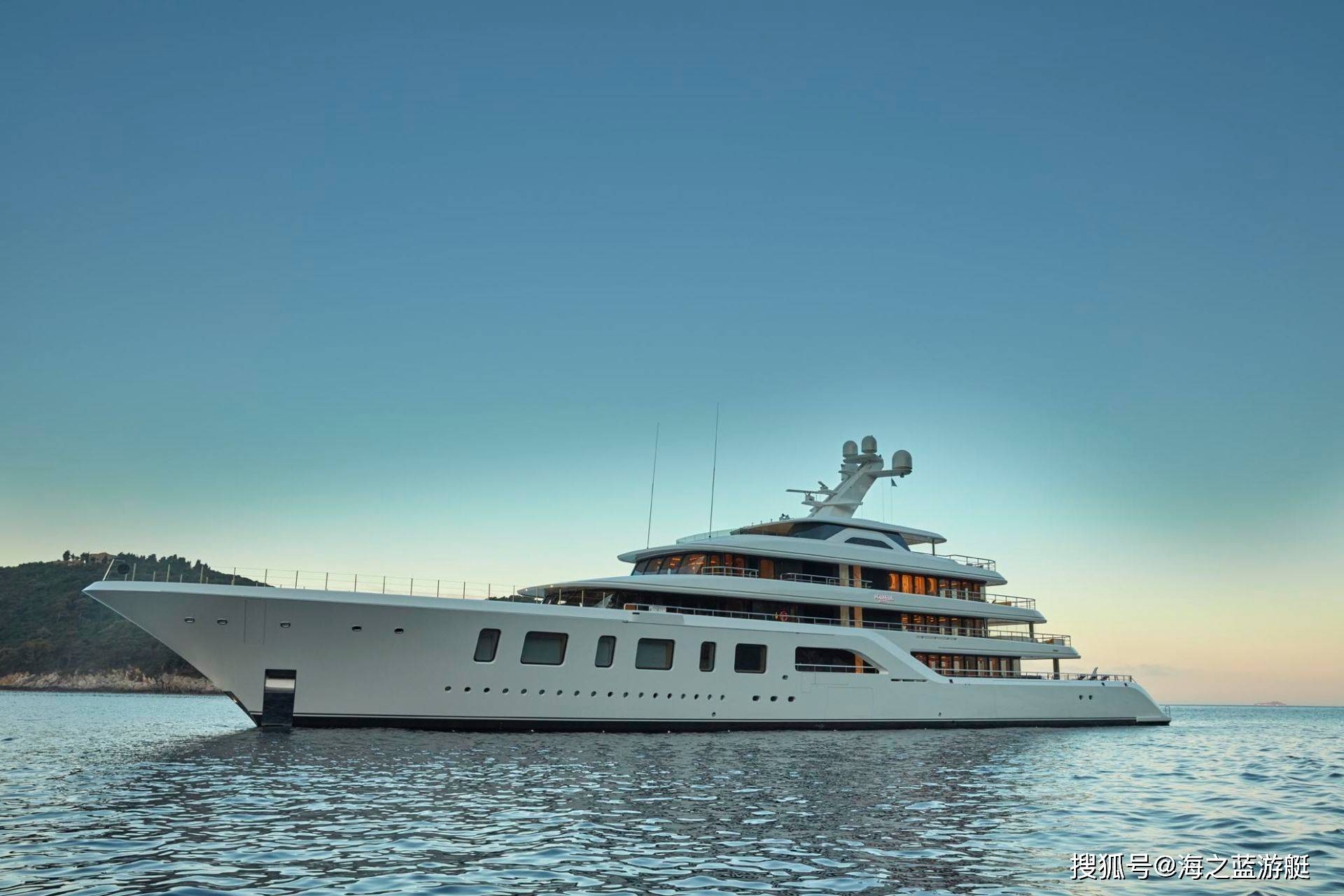 斐帝星92米aquarius号最受欢迎70米以上超级游艇