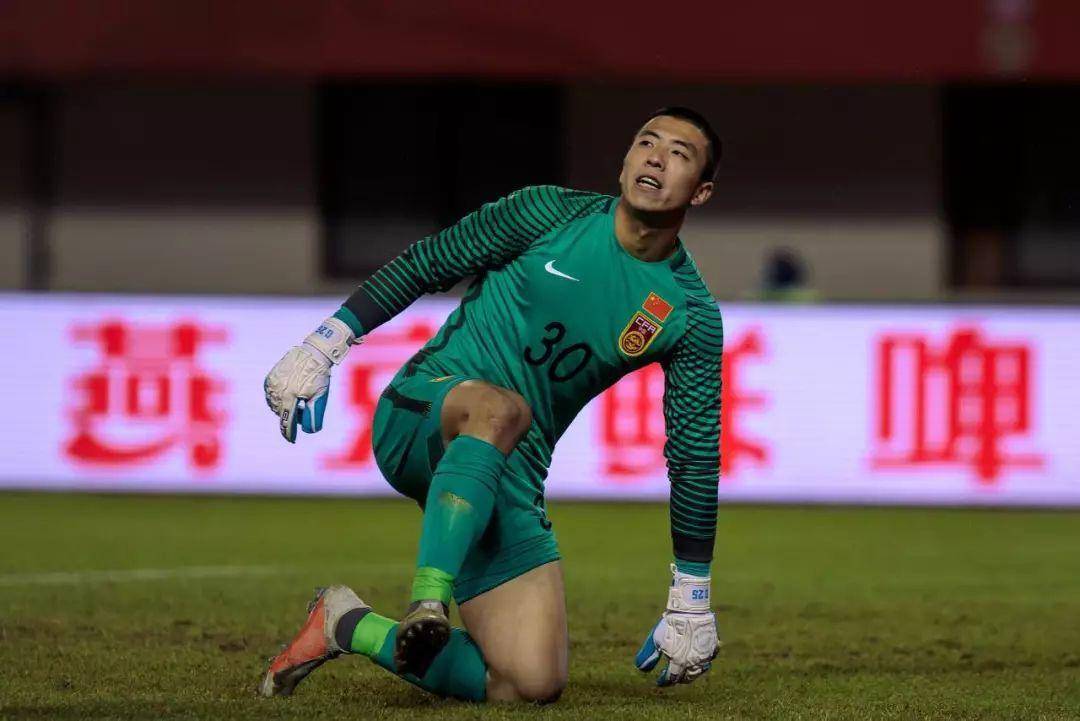 假如恒大留不住功勋门将刘殿座,他们选择王大雷还是颜骏凌?_续约