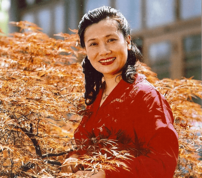 年轻时的朱逢博