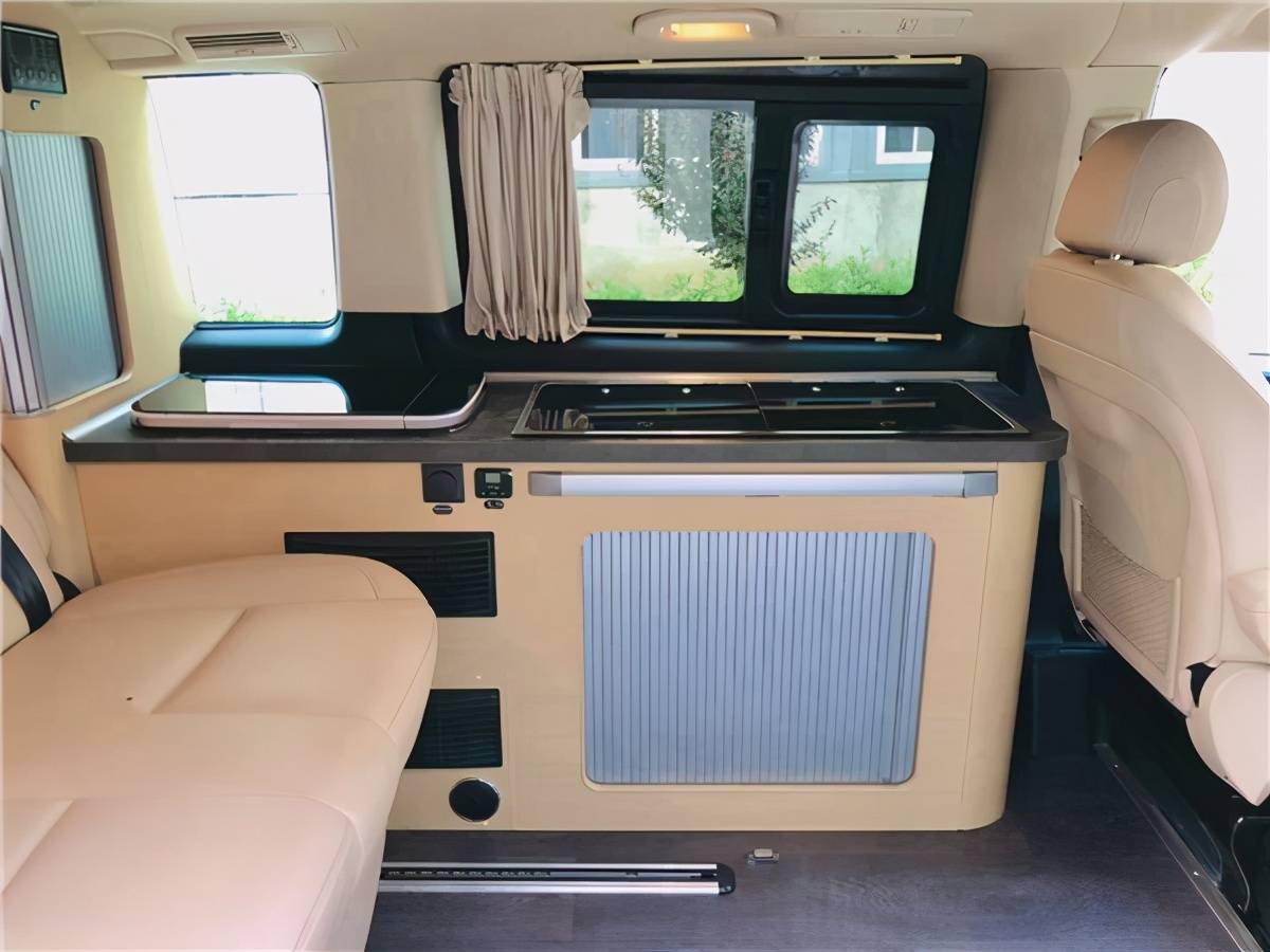 奔驰威霆改装升顶旅居房车一款可以下地库的奔驰房车