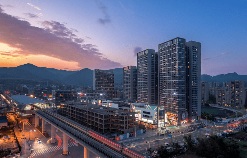 日本多摩新城,法国巴黎之门,新加坡淡滨尼就是其中的典型.