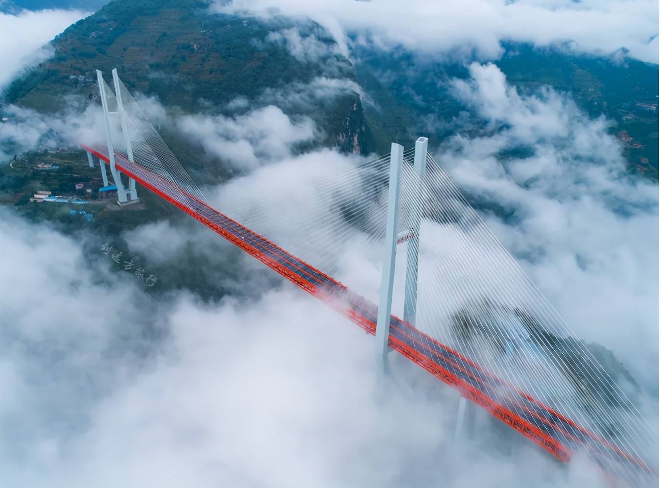 春风贺岁 · 美好中交 | 匠心筑梦,照亮万千幸福归家路