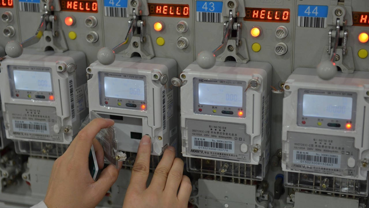 涨知识你知道智能电表上的小红灯闪一下是多少度电吗