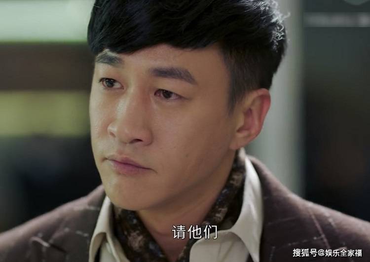 《正青春》的滤镜有多"毒"?看何润东44岁的状态,毛孔太可怕了