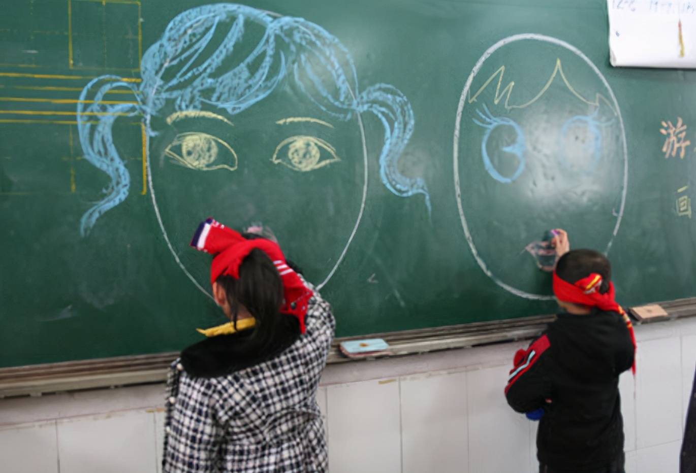 原创语文老师上课画杨玉环各科老师不甘示弱美术老师留条活路吧