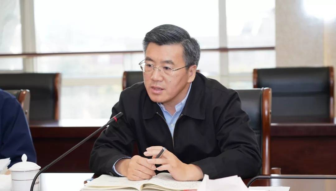 把比学赶超行动与宝山战略任务紧密结合起来