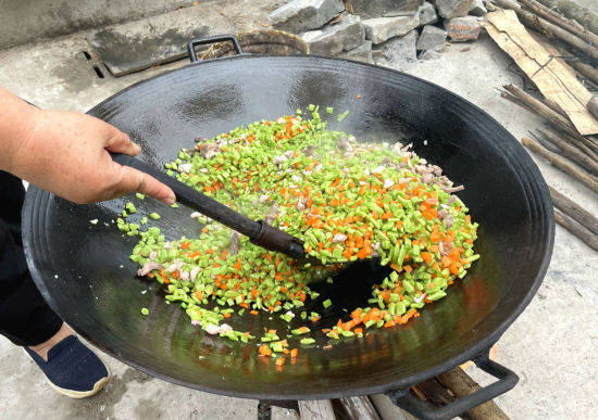 尋味定安正月初三的菜包飯