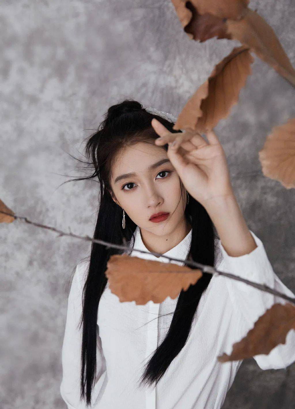 关晓彤壁纸 诗情画意水墨佳人 领略国风之美 甜筒 关晓彤壁纸 诗情画意水墨佳人 领略国风之美 甜筒