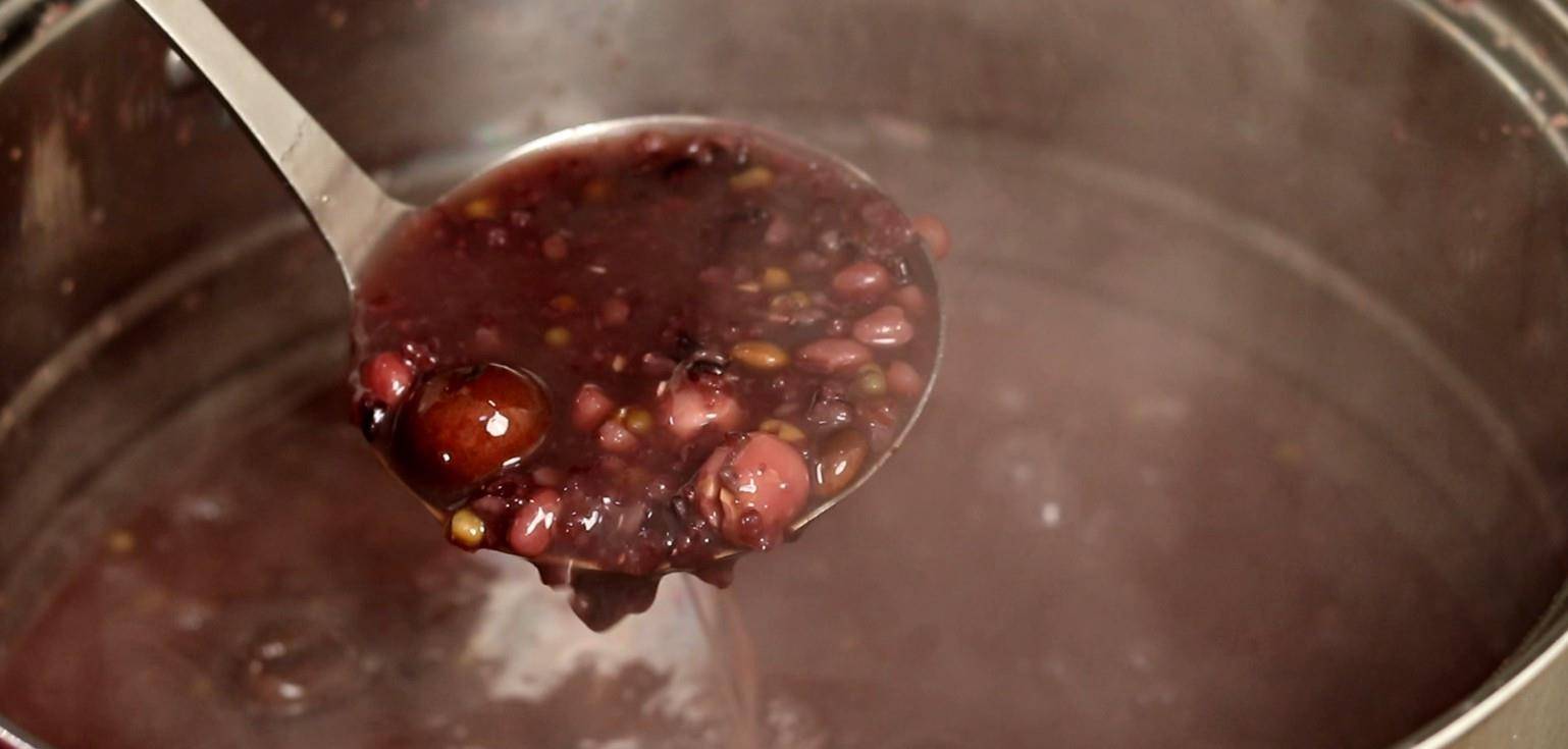 原创煮腊八粥,别只会加水煮!多加一步,香甜软糯,一锅不够喝