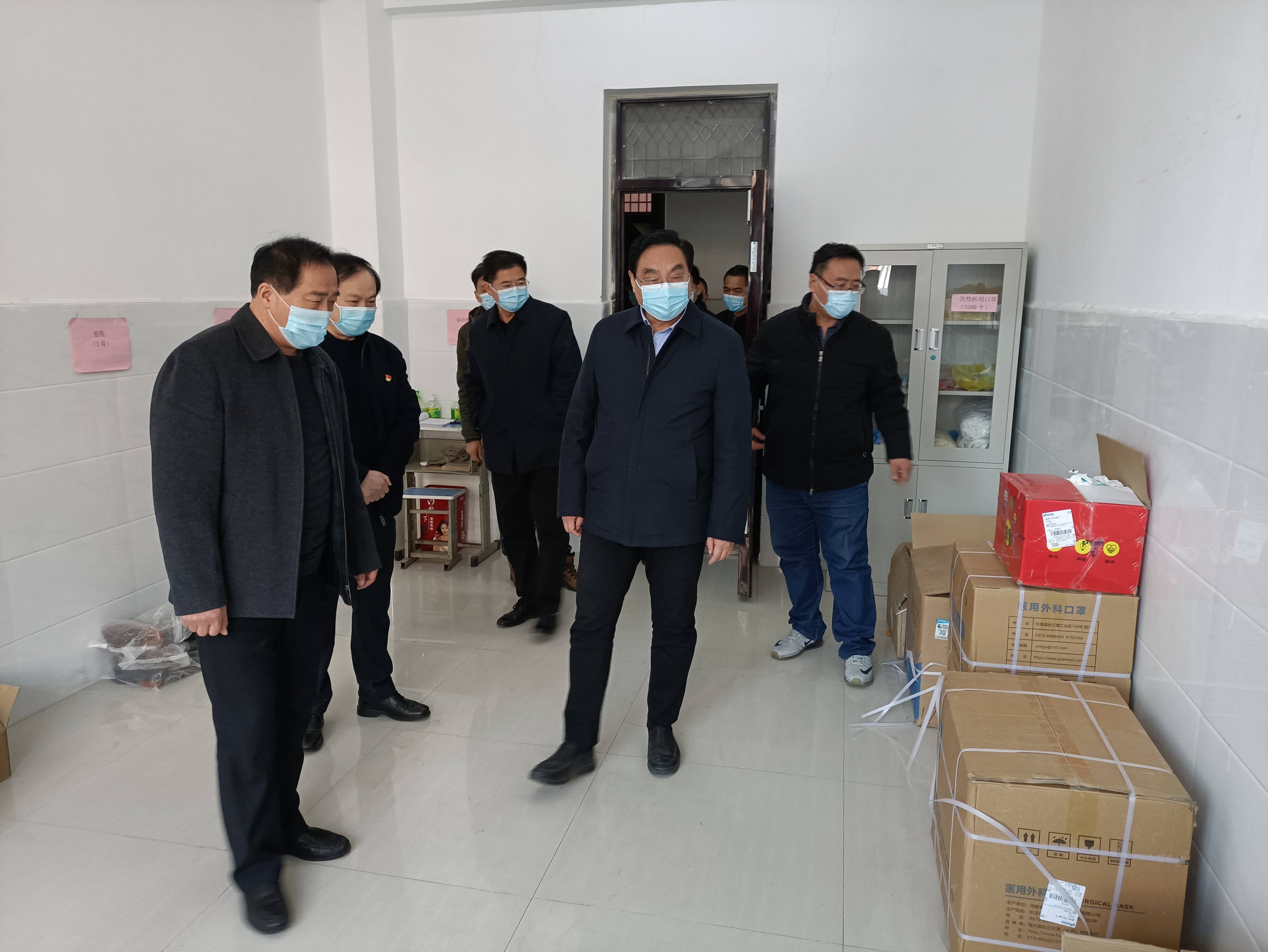 濮阳市副市长孙永振一行莅临市油田艺术中学督导疫情防控工作_防疫