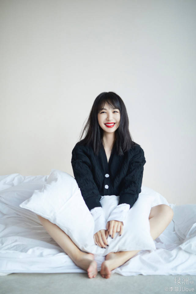 李菲儿晒照清纯甜美超撩人笑容灿烂似初恋懒理baby隔空喊话